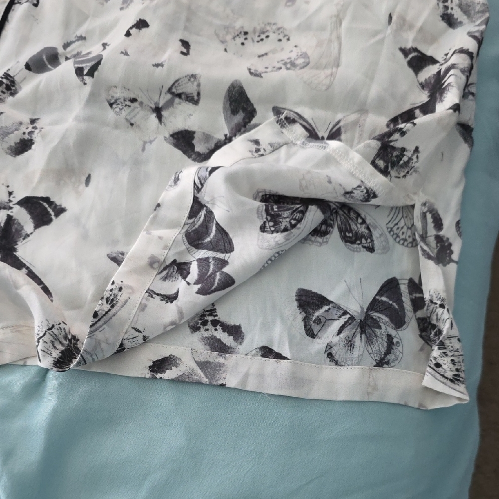 Victoria's Secret Black and White Butterfly Print Button Down Shirt NWT- Size 2X - Picture 5 of 5